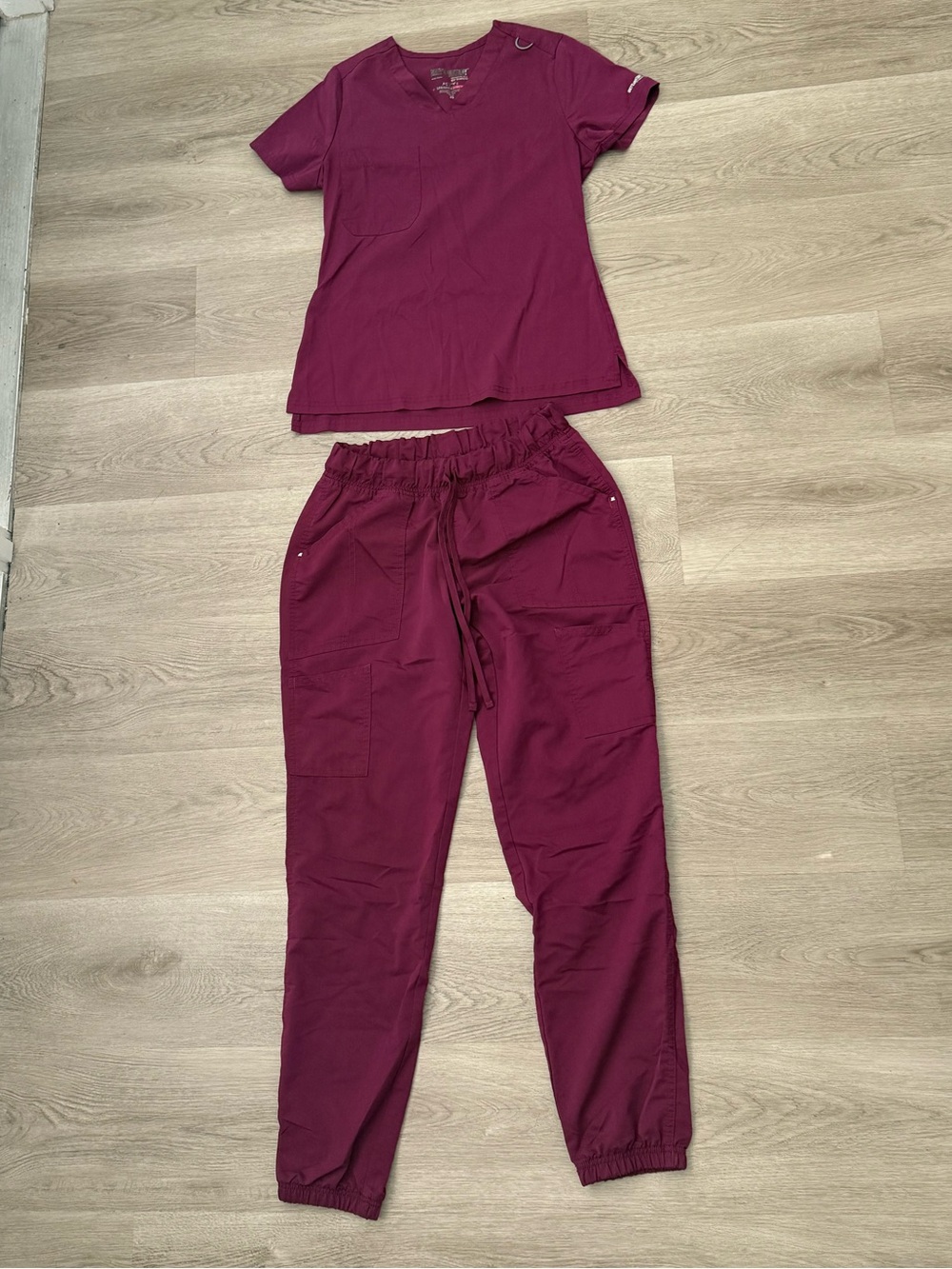 Women's Scrub Set in Maroon